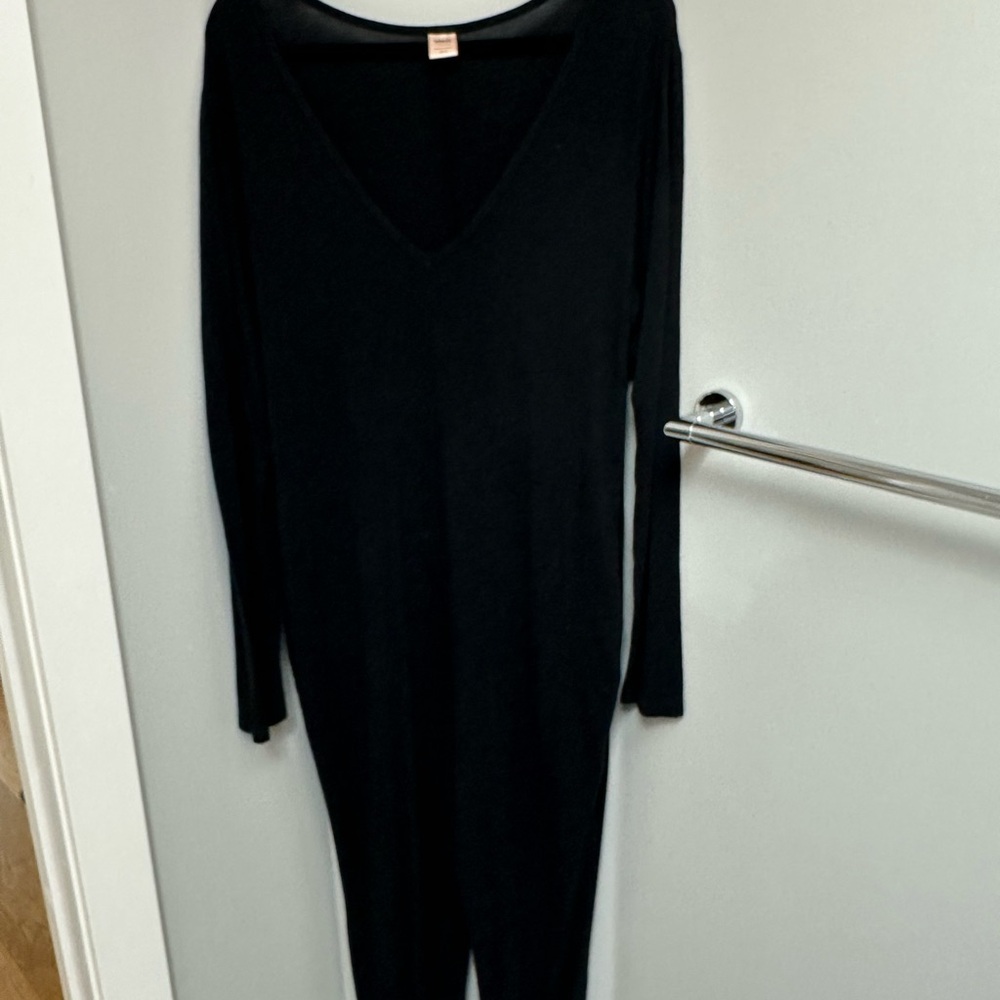 Smash + Tess Black V-Neck Long Sleeve Bodycon Dress